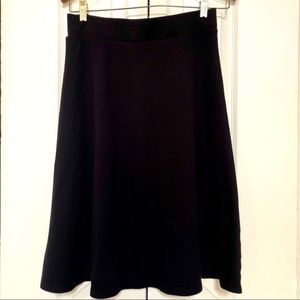 ⬇️🔻SALE 🔻EUC Women’s Lands End Black Skirt